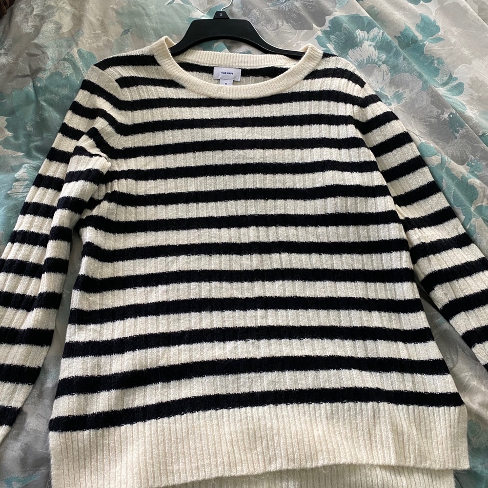 Old navy striped sweater
